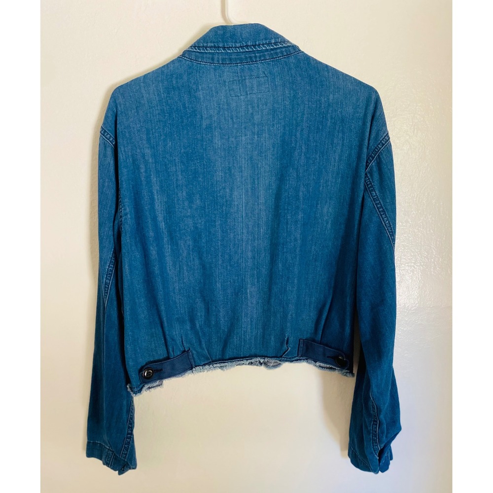 The GREAT Crop Chore Jacket Chambray Denim Raw Hem Boxy Cropped Jacket Size 2 - Picture 4 of 10